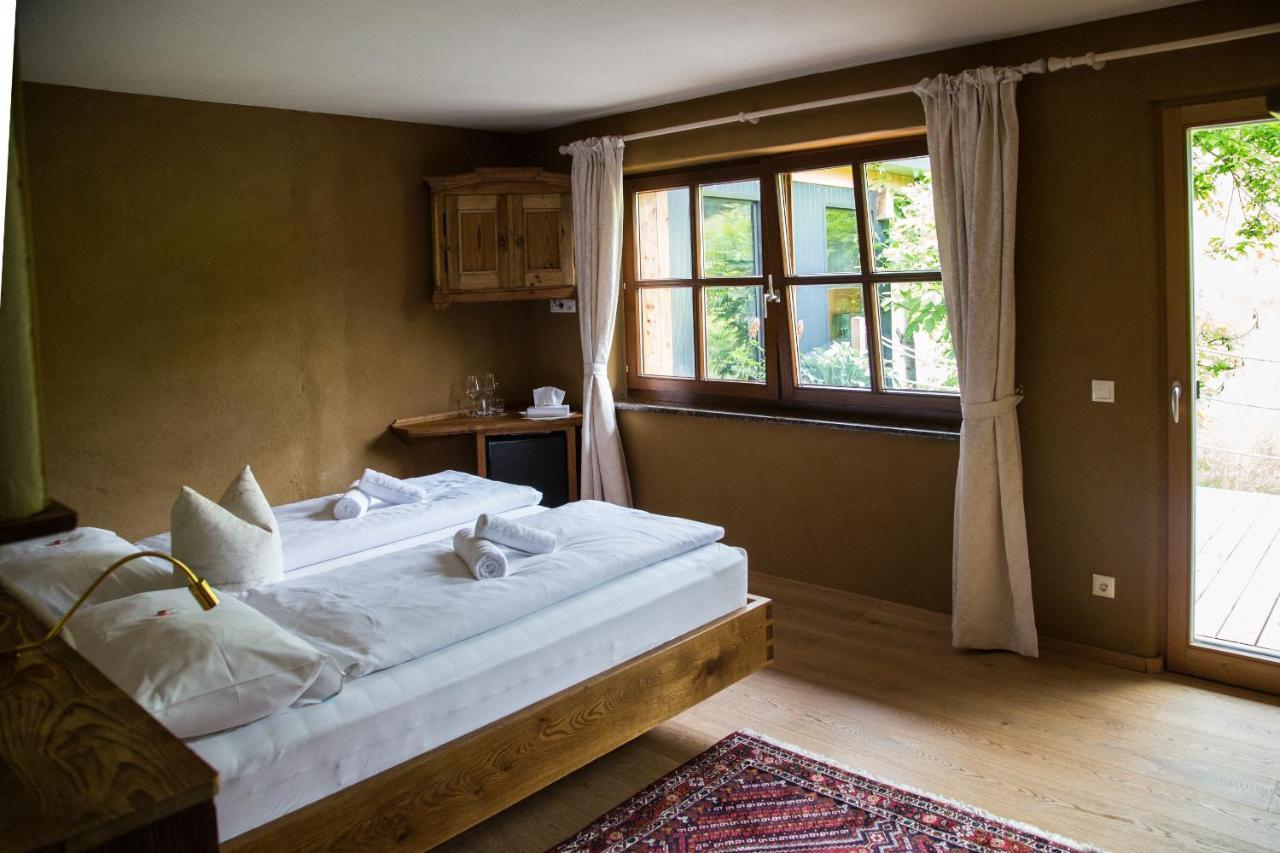 Weingut Georgium Panzió Sankt Georgen am Längsee Kültér fotó